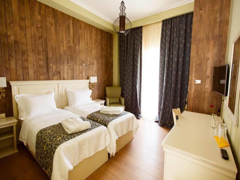 Irenes Resort Като-Лутракі Екстер'єр фото