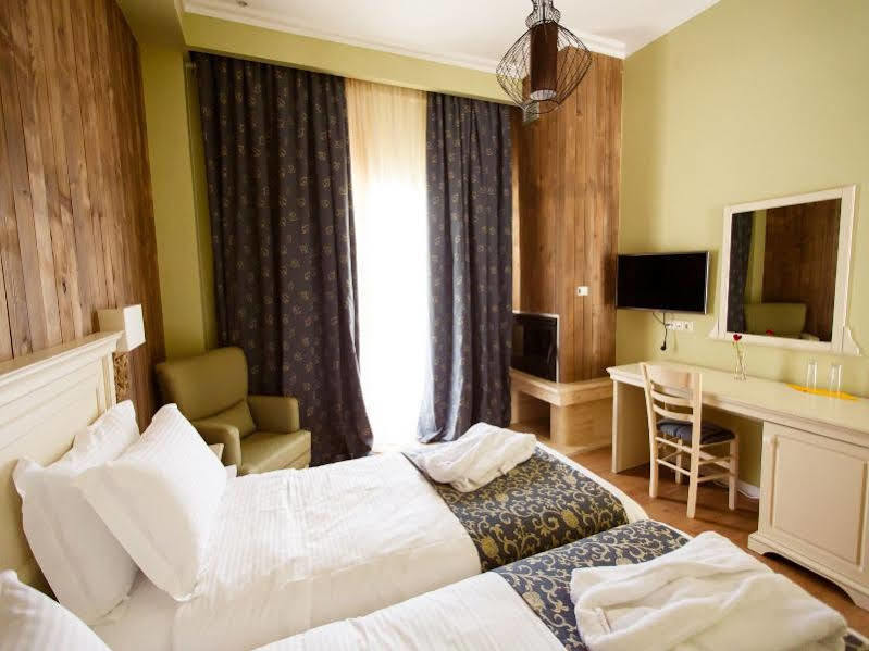 Irenes Resort Като-Лутракі Екстер'єр фото